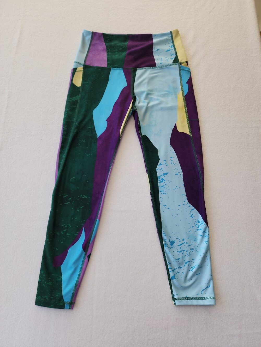 DSG High Rise Crop Leggings Medium Abstract Colorblock Pocket Yoga Pants